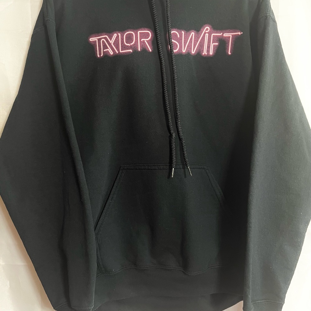 Taylor Swift Black and Pink Men's 1989 World Tour Pullover Sweatshirt Gildan